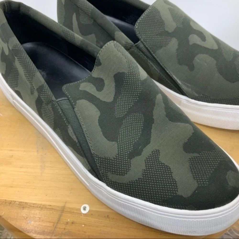 Vince Camuto KORL camo print platform loafer 8